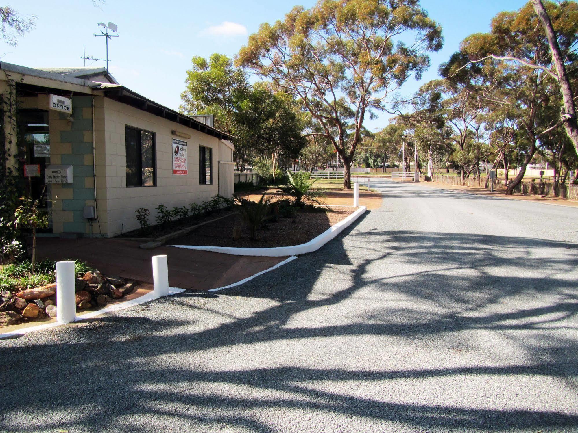 Dundas Acclaim Gateway Caravan Park מראה חיצוני תמונה