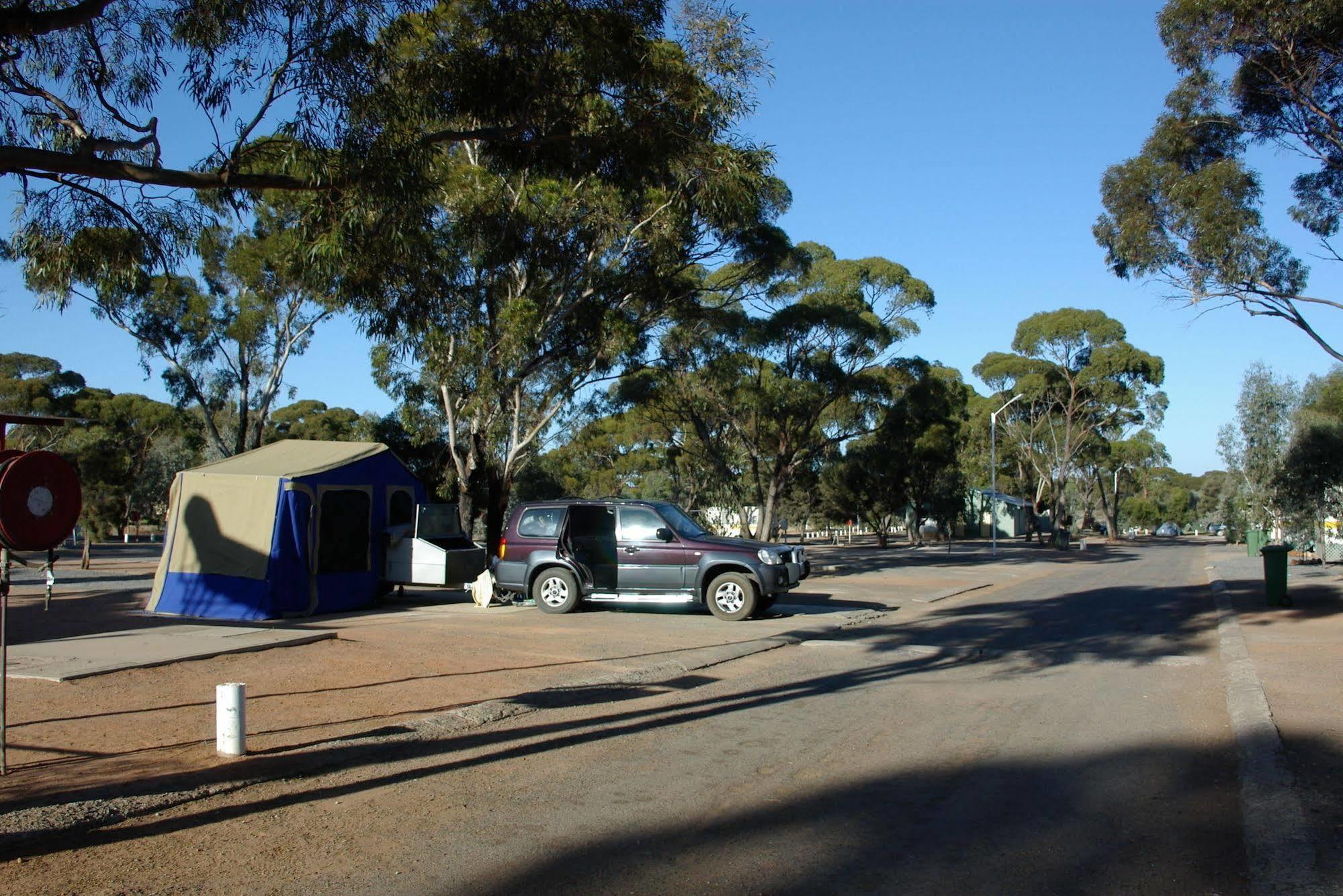 Dundas Acclaim Gateway Caravan Park מראה חיצוני תמונה